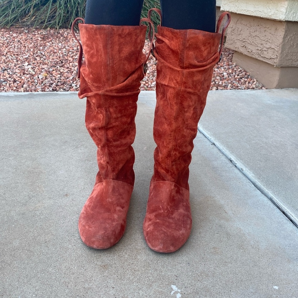 Women’s UGG rust suede boots